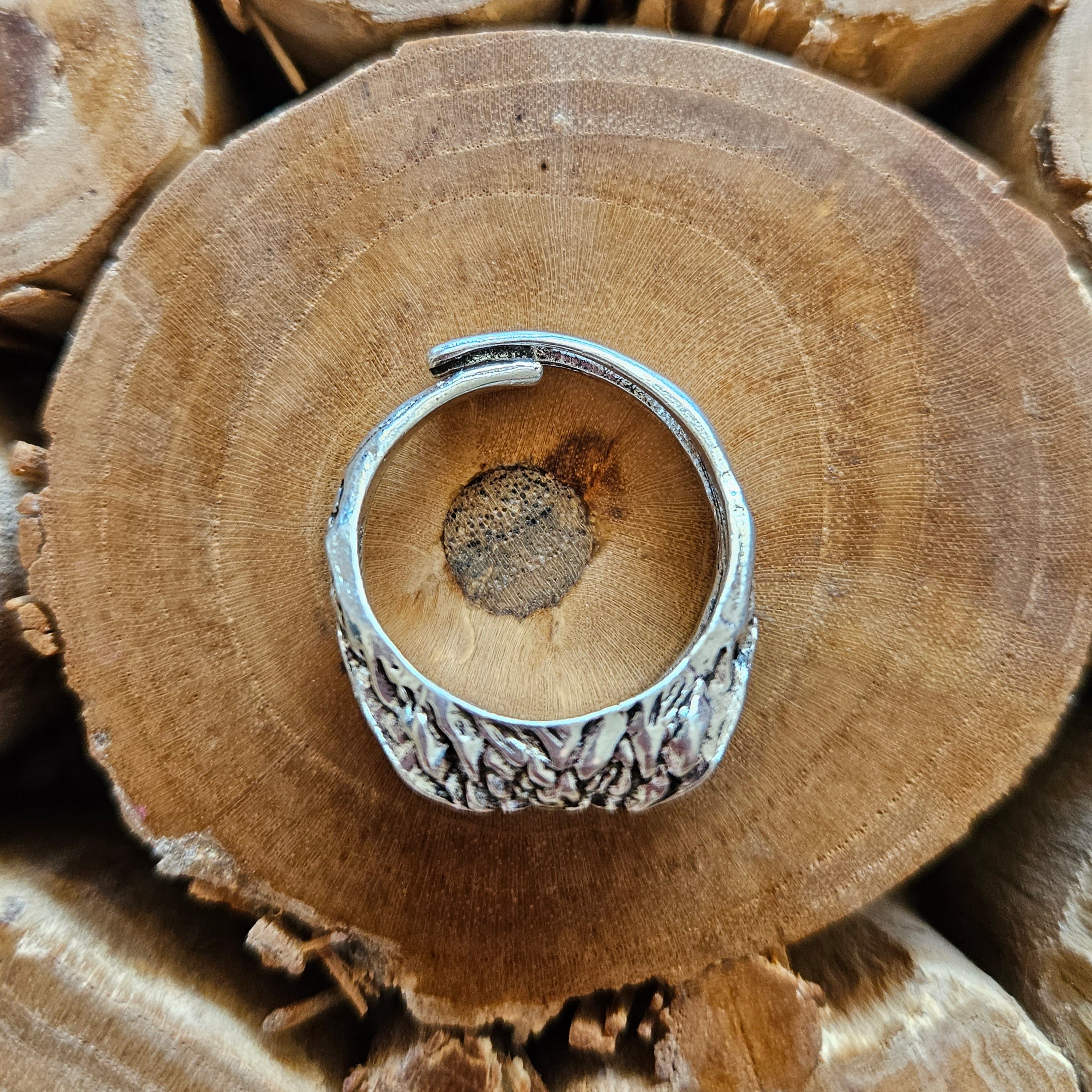 Verstellbarer Eulenring mit violetten Augen