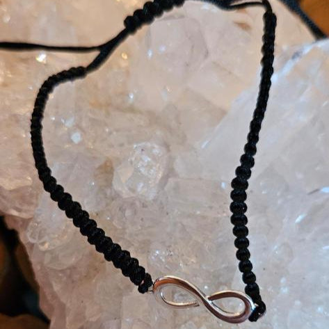Glücksarmband mit Infinity Symbol weiss oder schwarz