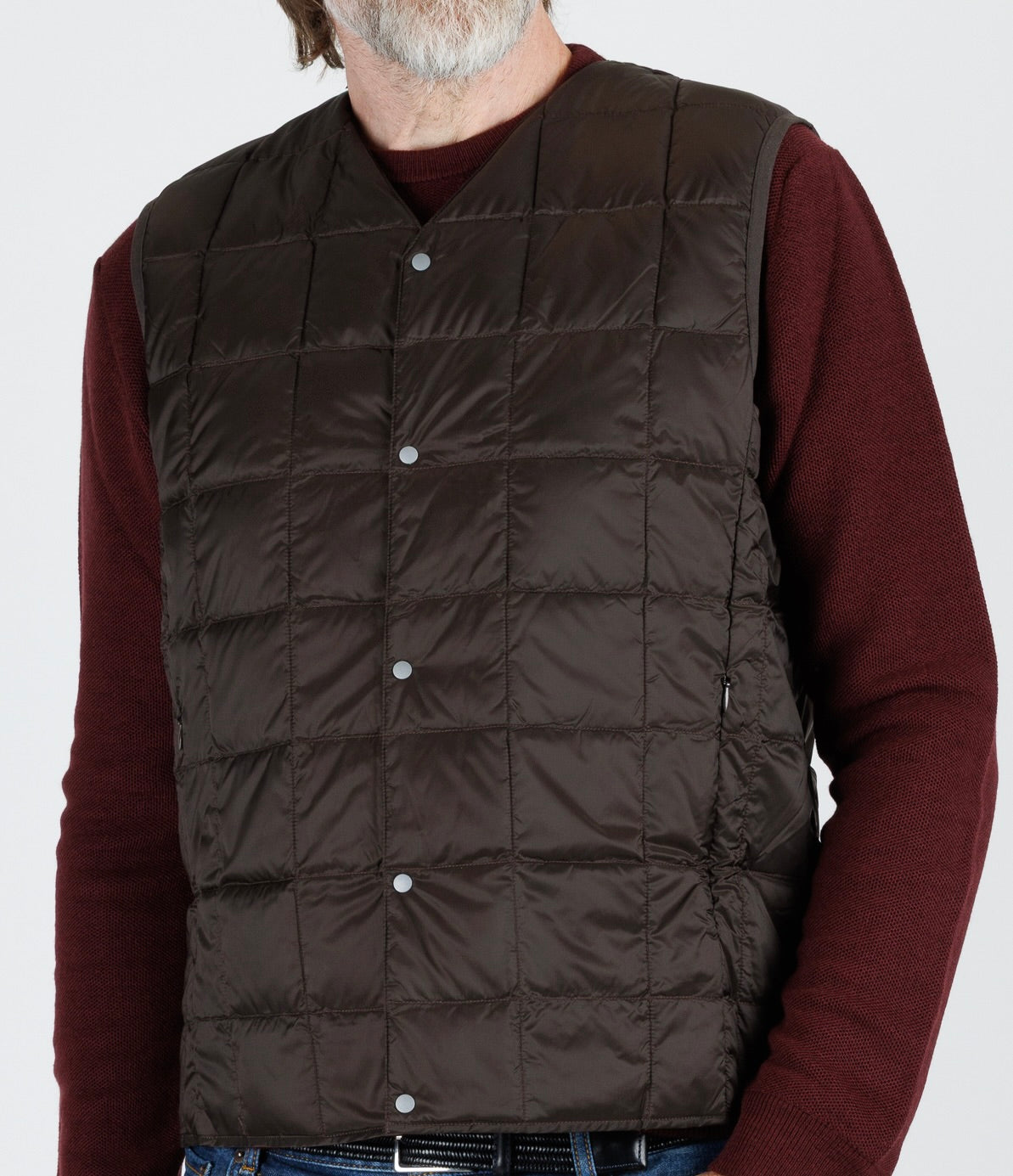 Taion: V-neck down vest