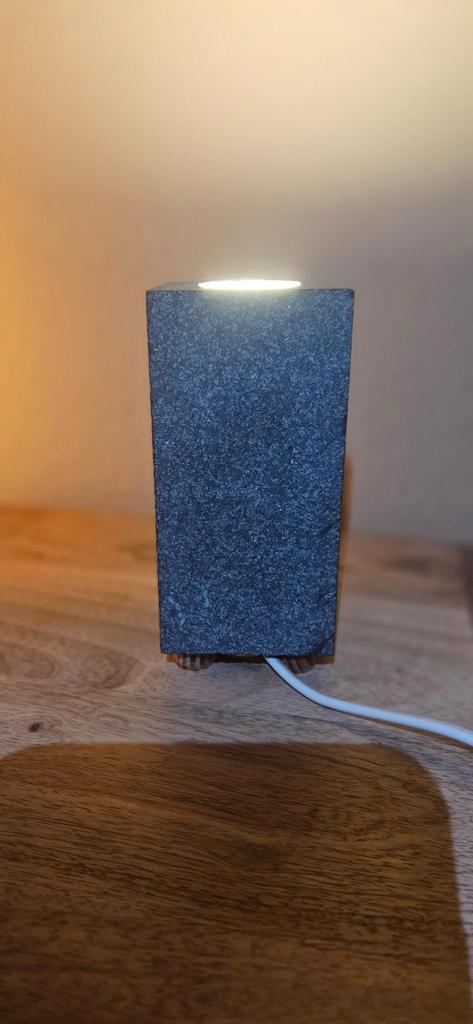 Granit-Steinlampe (Unikat) – Bild 3