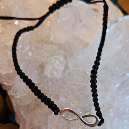 Glücksarmband mit Infinity Symbol weiss oder schwarz – Bild 2