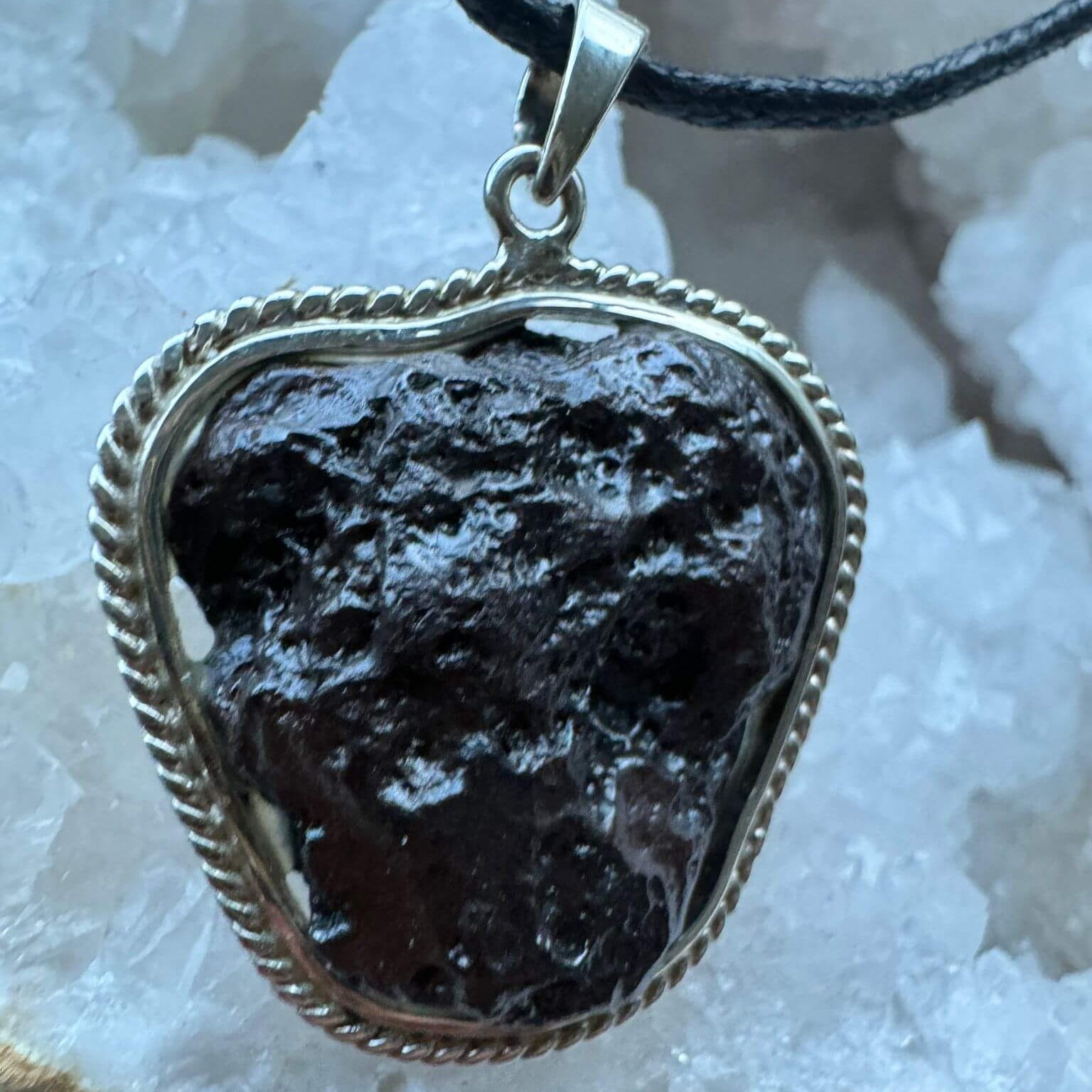 Tsesit mit Silber-Umrandung 925 - Anhänger und Halsband (Unikat) – Bild 2